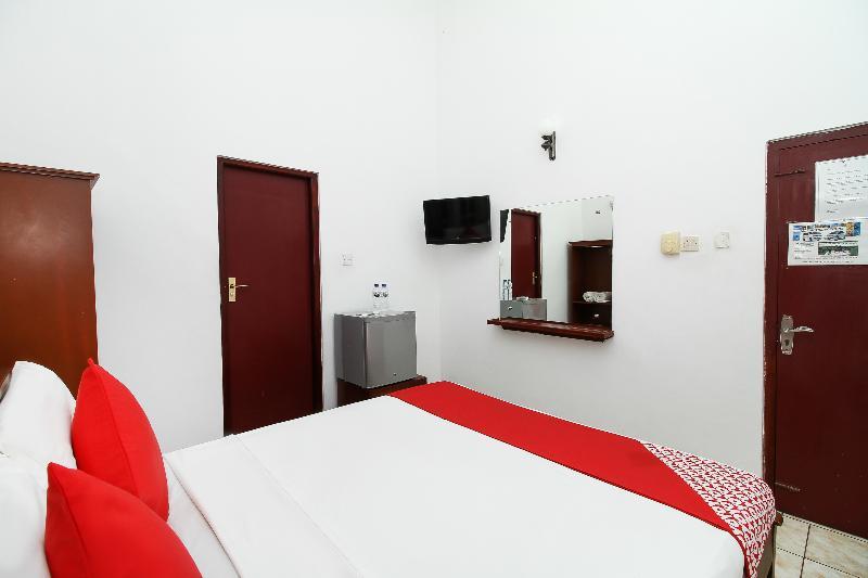 Oyo 347 Hotel Empryean Katunayaka Buitenkant foto