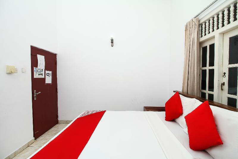 Oyo 347 Hotel Empryean Katunayaka Buitenkant foto