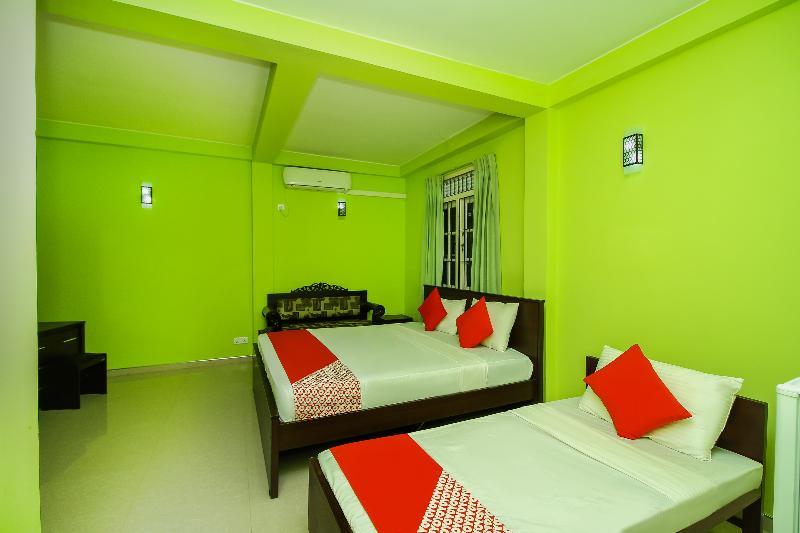 Oyo 347 Hotel Empryean Katunayaka Buitenkant foto