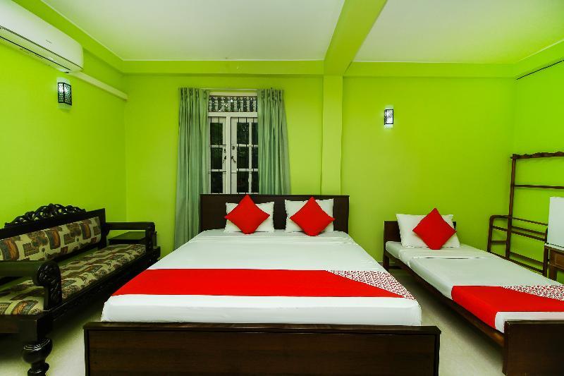 Oyo 347 Hotel Empryean Katunayaka Buitenkant foto